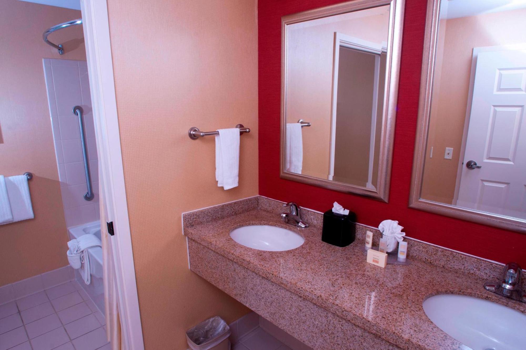 Courtyard Middlebury Hotel Ngoại thất bức ảnh