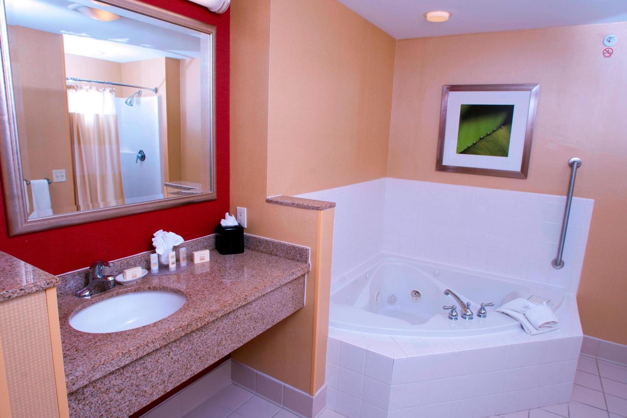 Courtyard Middlebury Hotel Ngoại thất bức ảnh